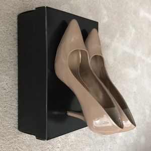 BCBG Paris size 8 Nude